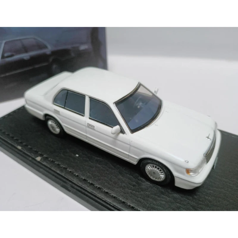 1/43 Scale Toyota Crown Alloy Model Black 4 1/43 Scale Toyota Crown Alloy Model Black - Image 4