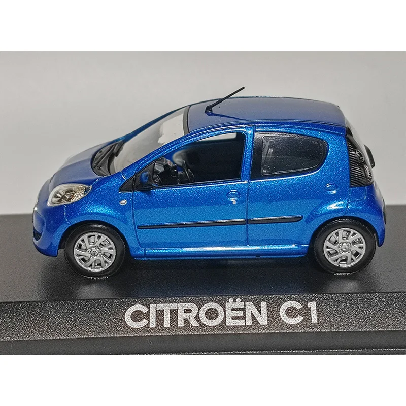 Vibrant Blue Citroën C1 Sedan Diecast Model 2 Vibrant Blue Citroën C1 Sedan Diecast Model - Image 2