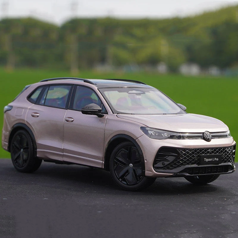 Volkswagen Tiguan L PRO 1:18 Diecast Model 3 Volkswagen Tiguan L PRO 1:18 Diecast Model - Image 3