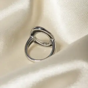 Stainless Steel Oval Skeleton Ring for Women 15 S16cf7075281542f3bae8320faa3a7768M