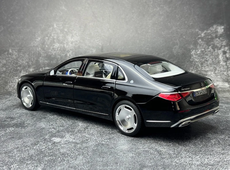 Diecast Mercedes-Benz S680 2021 Model Display Car 4 Diecast Mercedes-Benz S680 2021 Model Display Car - Image 4