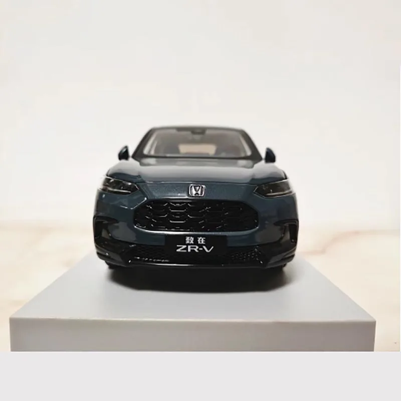 Honda ZR-V SUV Diecast Model 1/18 Scale in Metallic Blue 5 Honda ZR-V SUV Diecast Model 1/18 Scale in Metallic Blue - Image 5