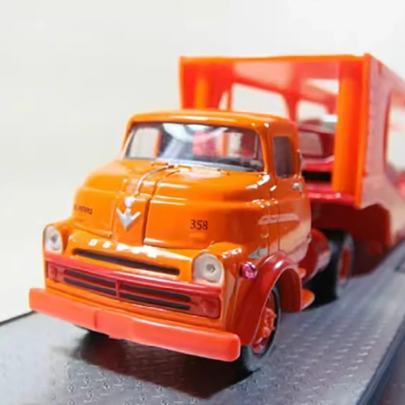 Vibrant Orange Chrysler 300C Double-Decker Model 4 Vibrant Orange Chrysler 300C Double-Decker Model - Image 4