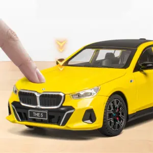 BMW 5 Series i5 M60 1:24 Diecast Model 13 S17c53a9d3f62434fa6017fabc5b47edb6