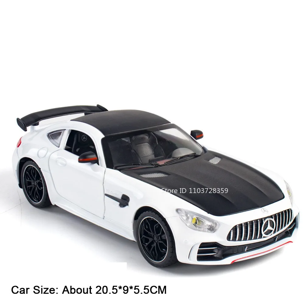 Vibrant Green 1:24 GTR Miniature Car 9 Vibrant Green 1:24 GTR Miniature Car - Image 9