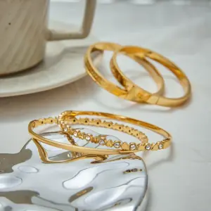 S183105a624a64e1d920049d8a79a8efbM