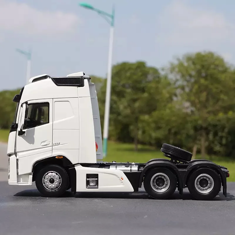 1:24 Scale Dayun Heavy Truck V9 Diecast Model 4 1:24 Scale Dayun Heavy Truck V9 Diecast Model - Image 4
