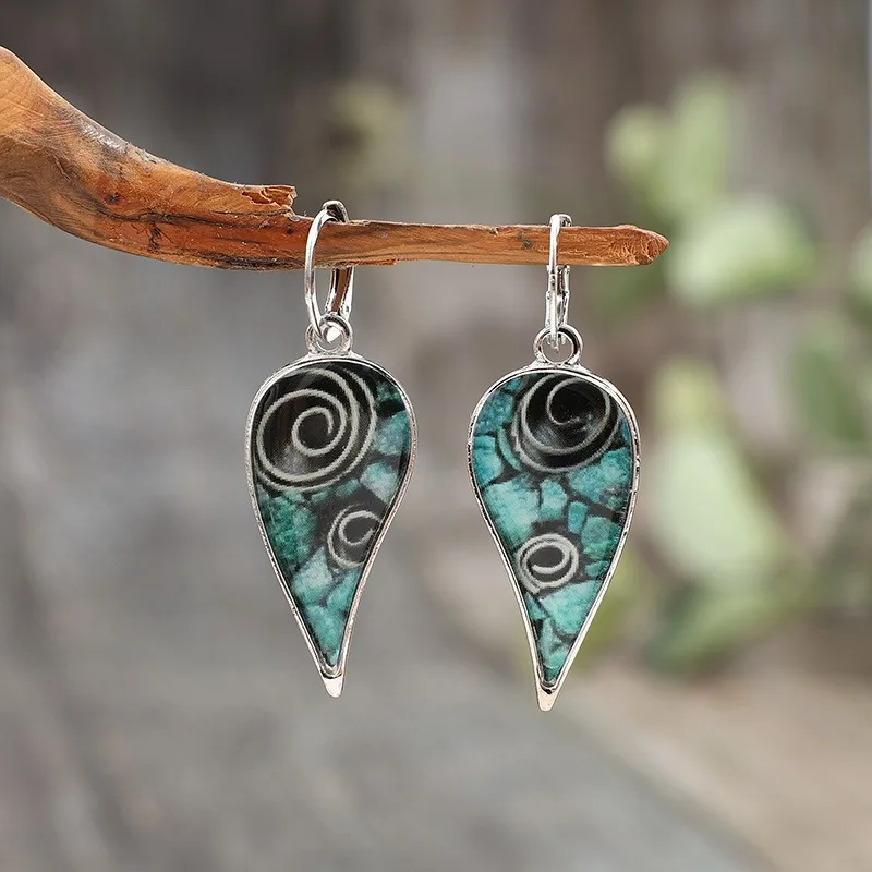 Vintage Green Stone Dangle Earrings 3 Vintage Green Stone Dangle Earrings - Image 3