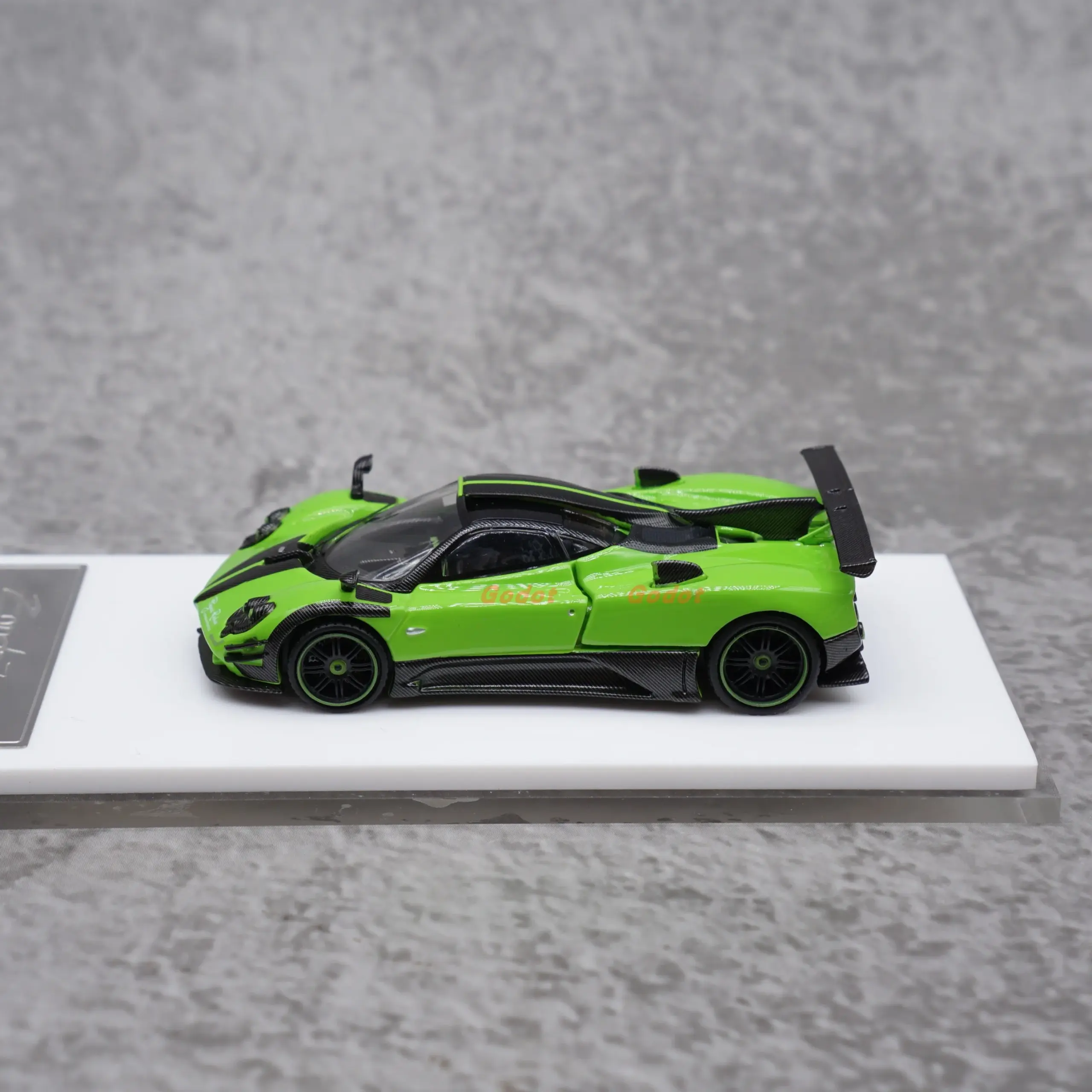 Vibrant Green Pagani Zonda Diecast Model 5 Vibrant Green Pagani Zonda Diecast Model - Image 5
