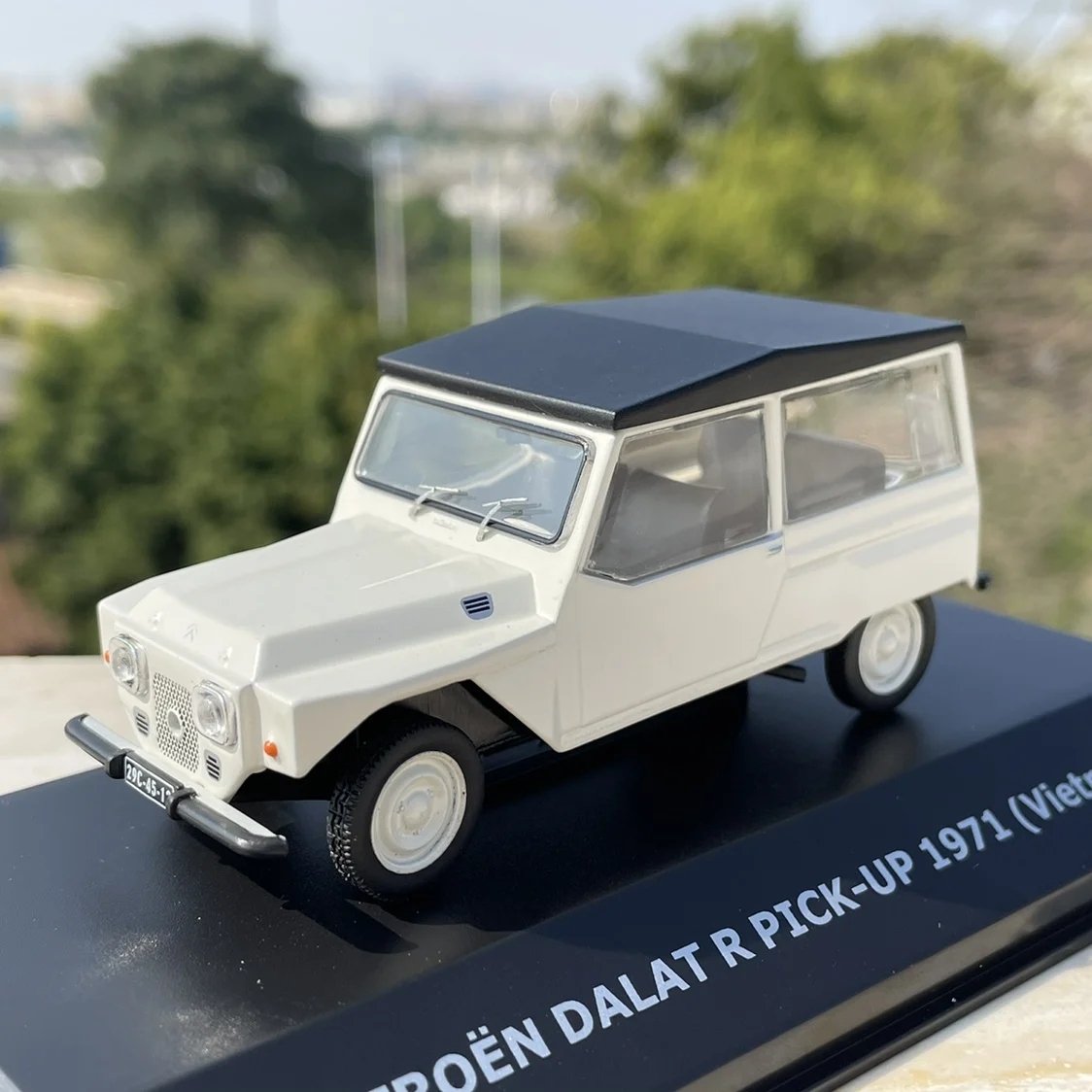 Vintage 1971 Citroën Dalat R Pickup Model 4 Vintage 1971 Citroën Dalat R Pickup Model - Image 4