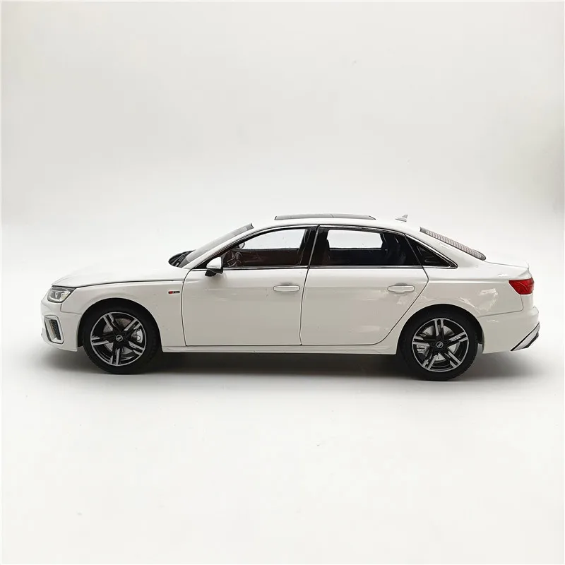 Audi A4L 1:18 Diecast Model Car 2 Audi A4L 1:18 Diecast Model Car - Image 2