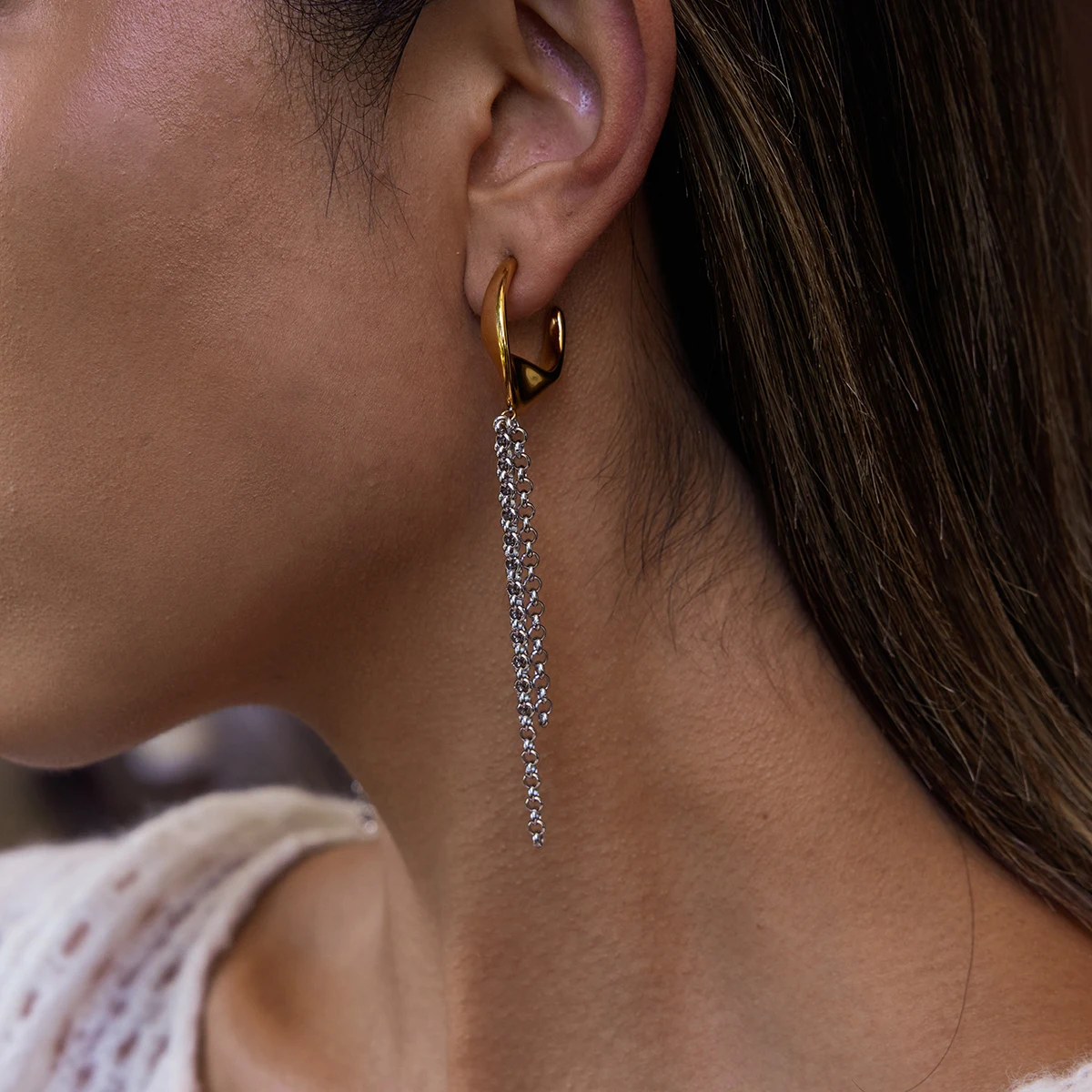 Minimalist Stainless Steel Moon Earrings JDE0108002 2 Minimalist Stainless Steel Moon Earrings JDE0108002 - Image 2