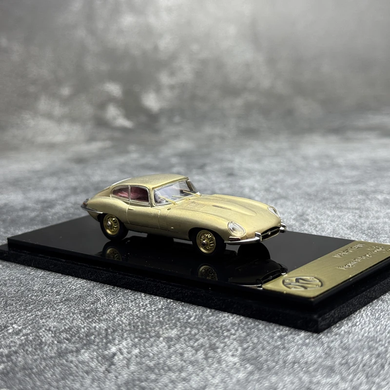 Jaguar E-Type Coupe 1:64 Diecast Model 4 Jaguar E-Type Coupe 1:64 Diecast Model - Image 4