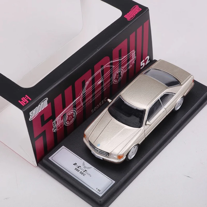 Luxury 1:64 Diecast Car Model in Multiple Finishes 6 Luxury 1:64 Diecast Car Model in Multiple Finishes - Image 6