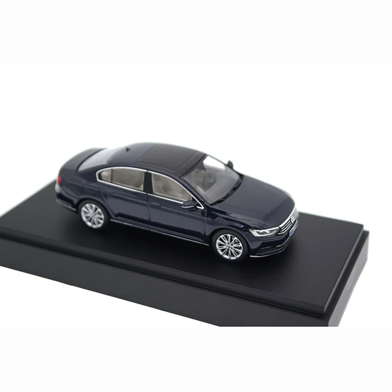 Volkswagen Passat B8 1:43 Scale Model Car 2 Volkswagen Passat B8 1:43 Scale Model Car - Image 2