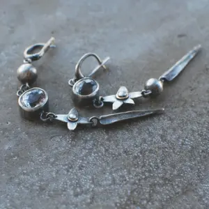Vintage Silver Floral Dangle Earrings for Women 9 S1bf2c00b0daf4a98b157ba4ff84089f90