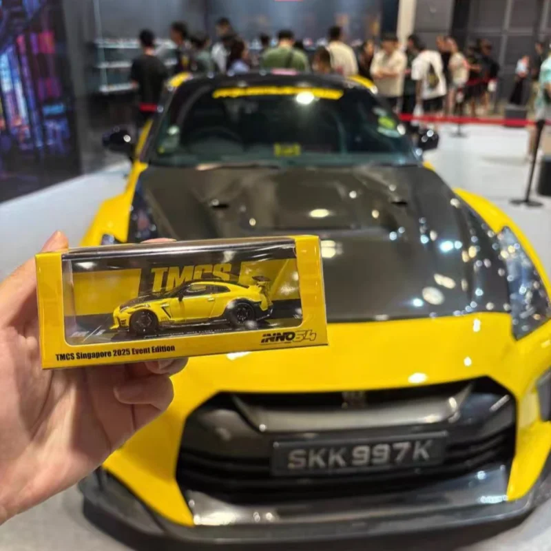 1:64 Scale Alloy Racing Car Model 4 1:64 Scale Alloy Racing Car Model - Image 4