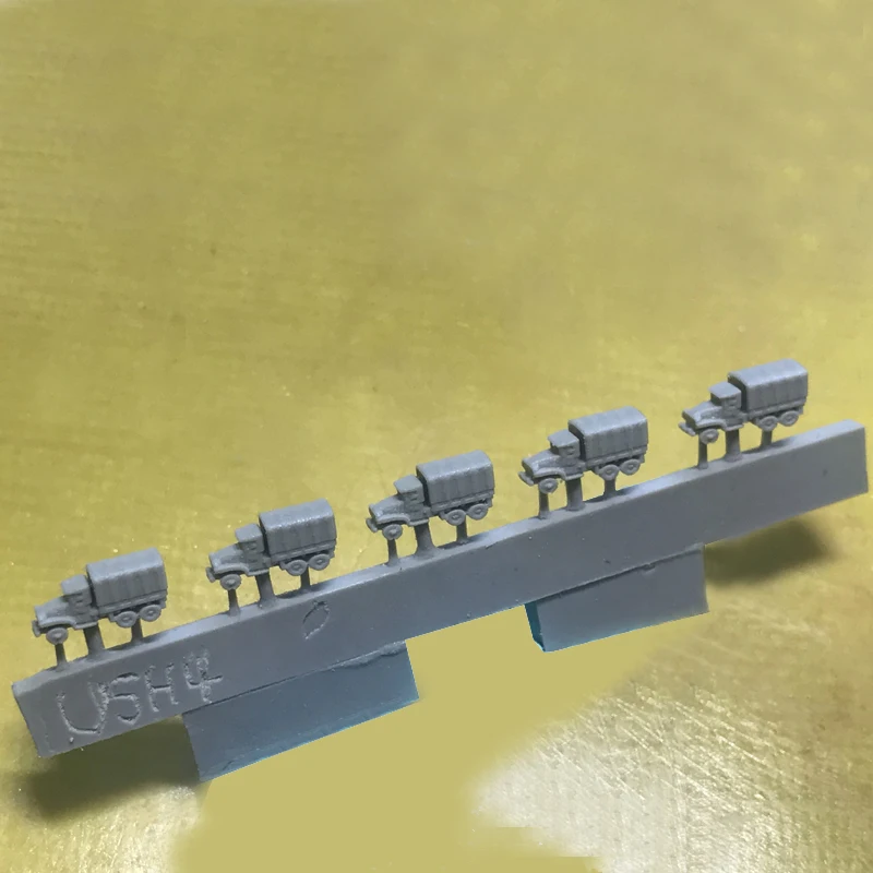 1/700 Scale Resin Truck Model Set 5 1/700 Scale Resin Truck Model Set - Image 5