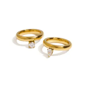 Elegant Gold-Toned Zirconia Pearl Ring