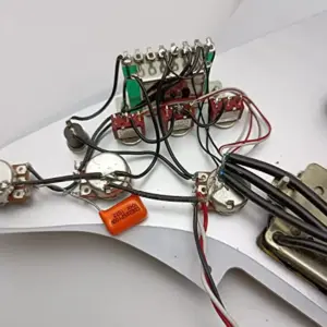 Red Tortoiseshell Pickguard for Fender Stratocaster 14 S1d5831027a8b4d0cb119616e5bc7e210y