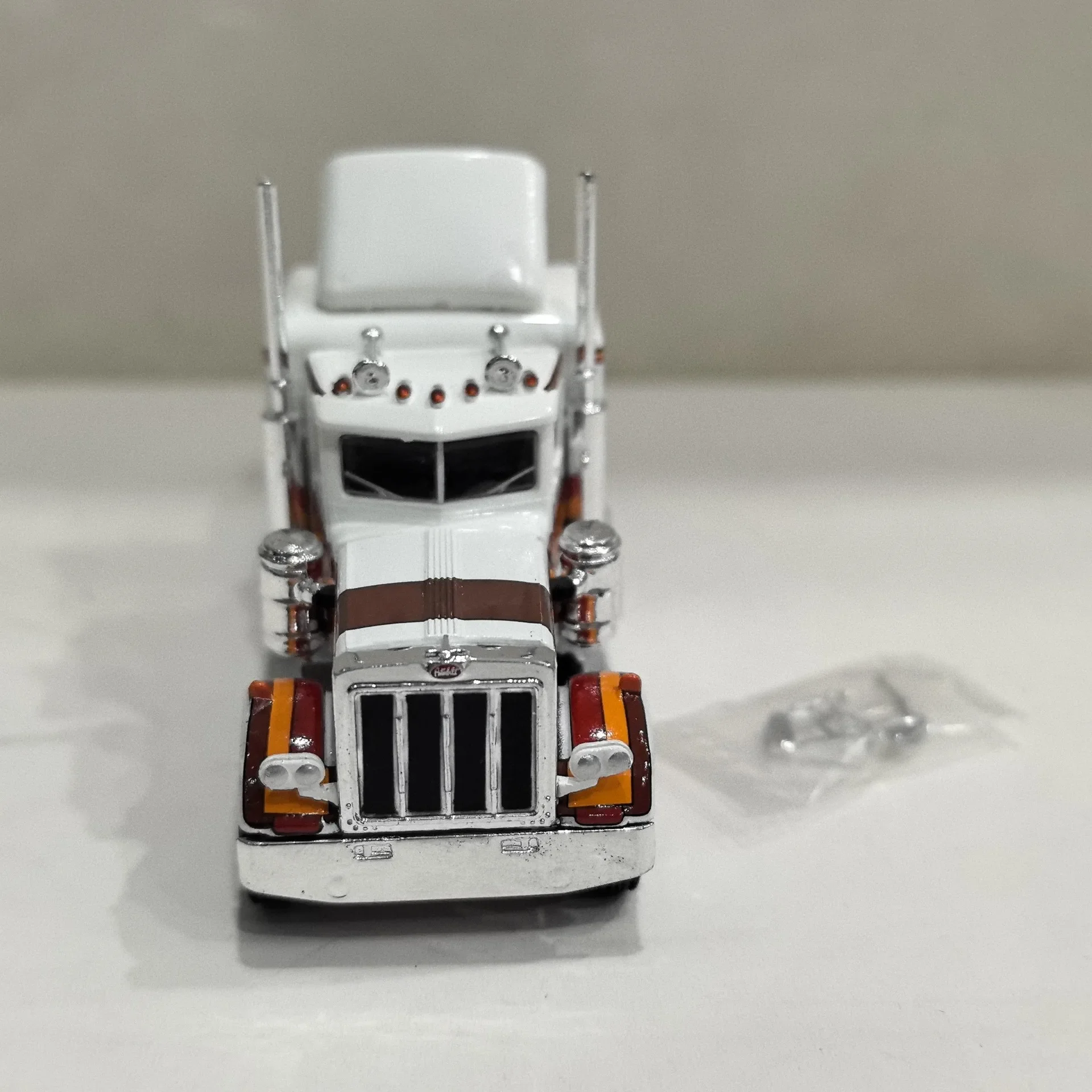 1:87 HO Peterbilt 359 Vintage Truck Model 4 1:87 HO Peterbilt 359 Vintage Truck Model - Image 4