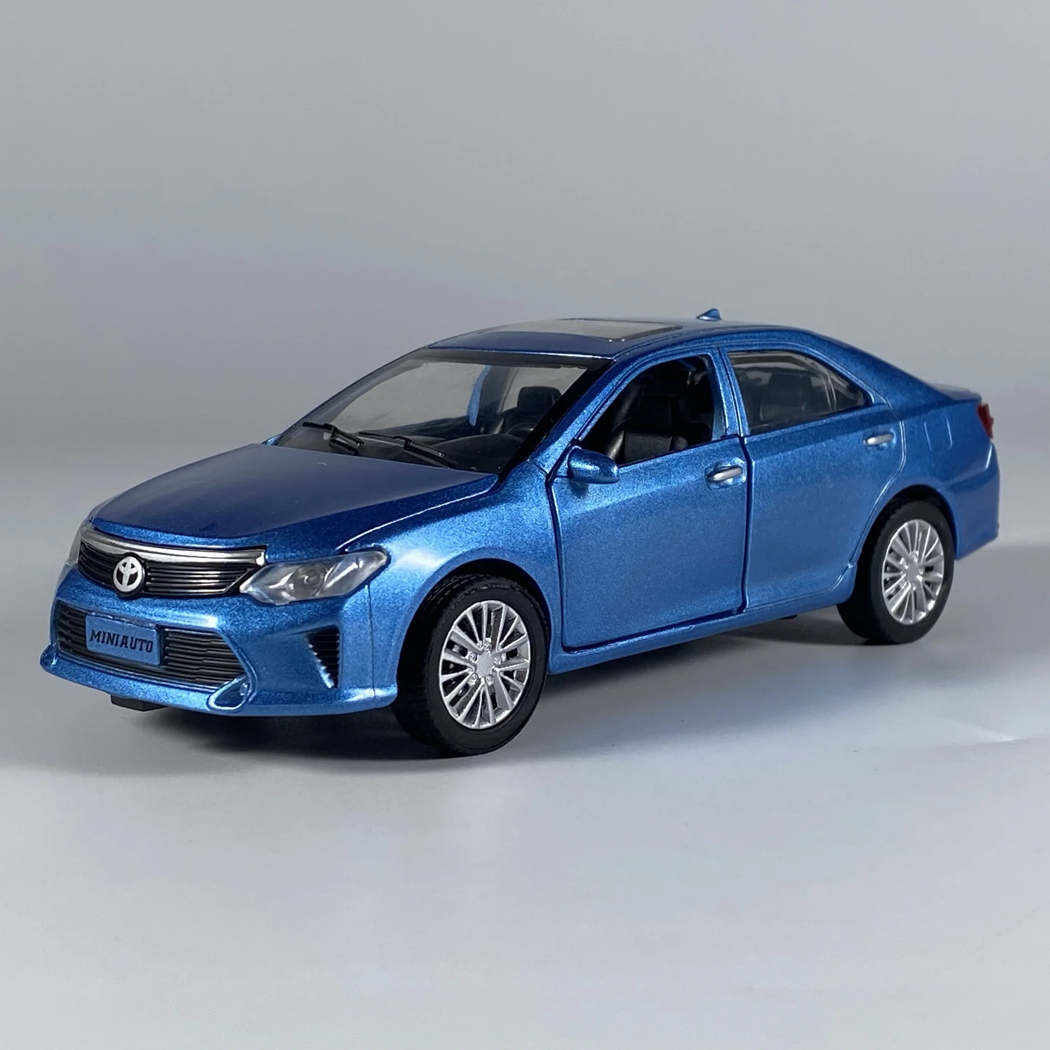 1/32 Diecast Toyota Camry Model with Sound 8 1/32 Diecast Toyota Camry Model with Sound - Image 8