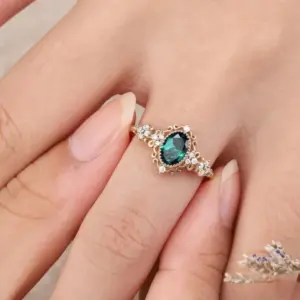 Elegant Gold and Silver Women's Ring with Gemstone 7 S1e6f172a49f042579f9864fae19e04748