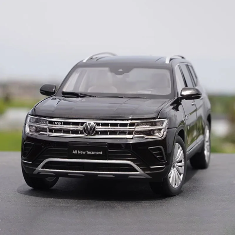 VW New Teramont 1:18 Alloy Model in Metallic Brown 3 VW New Teramont 1:18 Alloy Model in Metallic Brown - Image 3