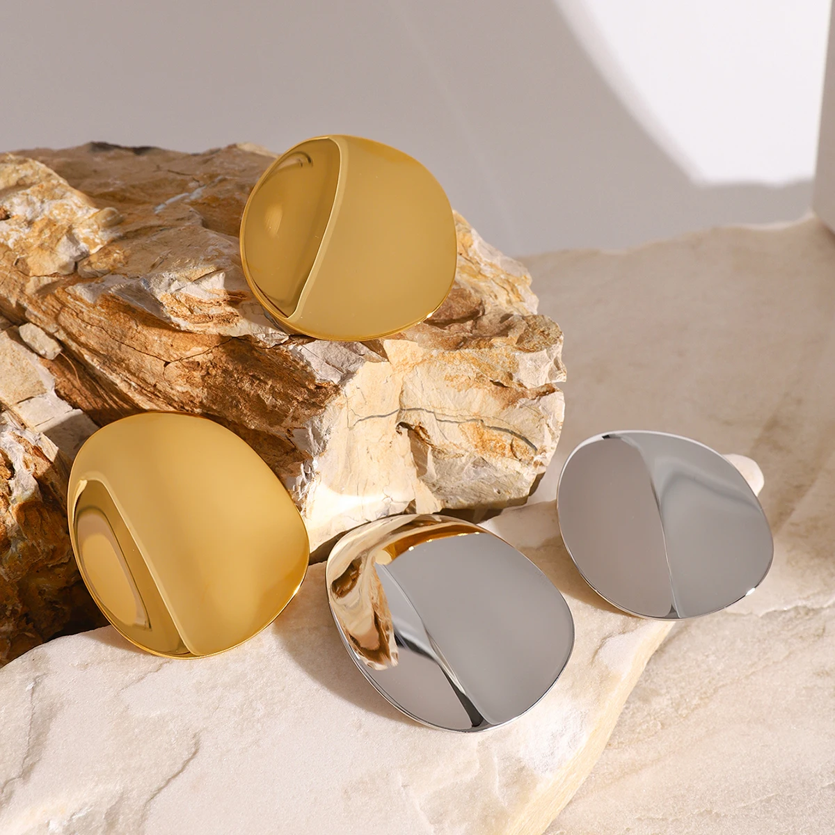 Stainless Steel Oval Earrings Model JDE2408043 2 Stainless Steel Oval Earrings Model JDE2408043 - Image 2