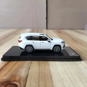 White Lexus LX600 1:64 Scale Die-Cast Model 9 S1fb2ea3eba7d4f3a9203e91417ef51301