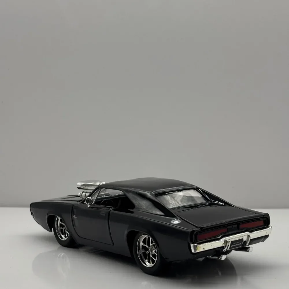 1:24 Dodge Charger RT 1970 Diecast Model 3 1:24 Dodge Charger RT 1970 Diecast Model - Image 3