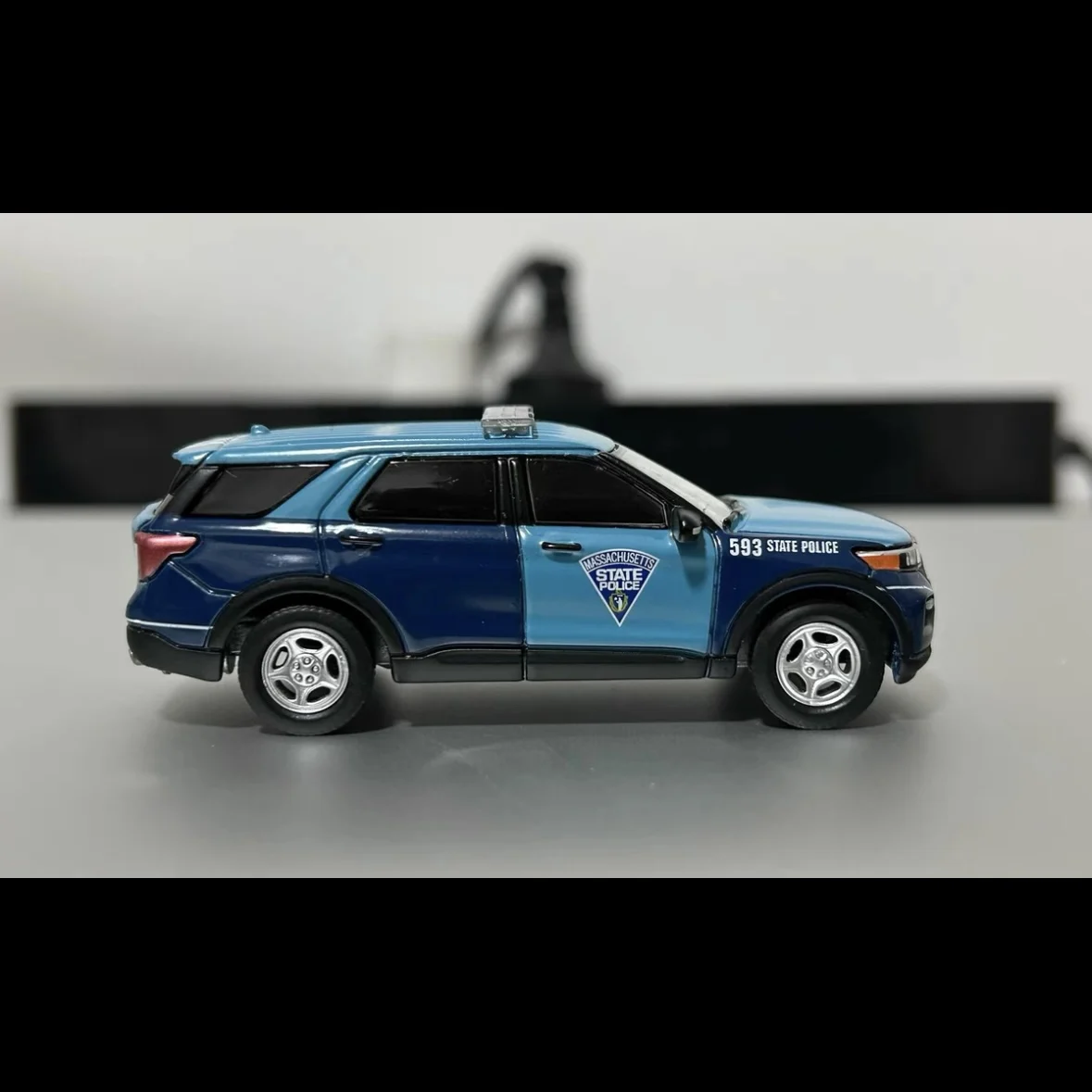 1:64 Scale Ford Police Explorer Model 3 1:64 Scale Ford Police Explorer Model - Image 3