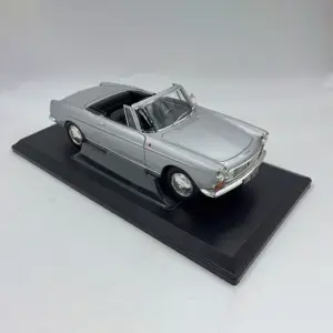 Silver 1:18 Diecast Vintage Convertible