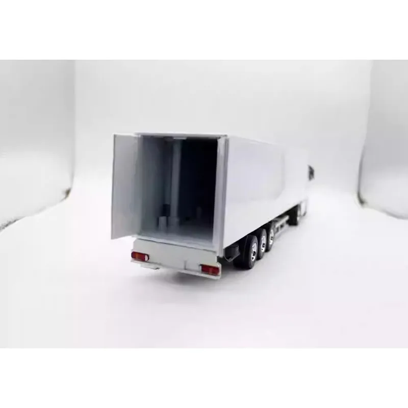 White 1:50 Scale Benz Container Truck Model 3 White 1:50 Scale Benz Container Truck Model - Image 3