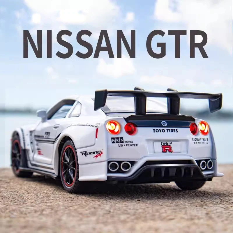 Nissan GTR R35 1:32 Diecast Model in Red 2 Nissan GTR R35 1:32 Diecast Model in Red - Image 2