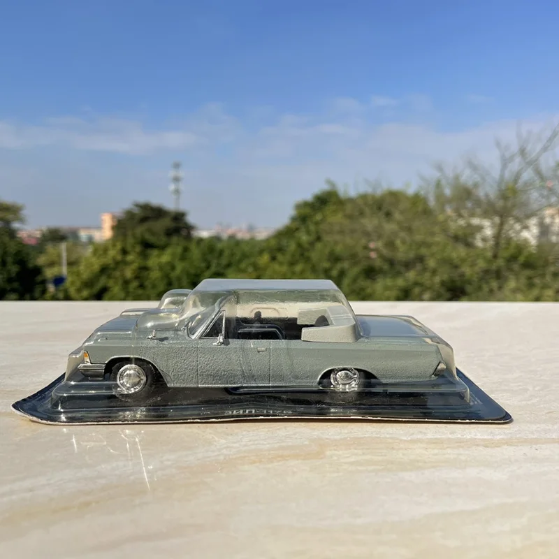 Vintage ZIL 117B Diecast Model 1:43 Scale 6 Vintage ZIL 117B Diecast Model 1:43 Scale - Image 6