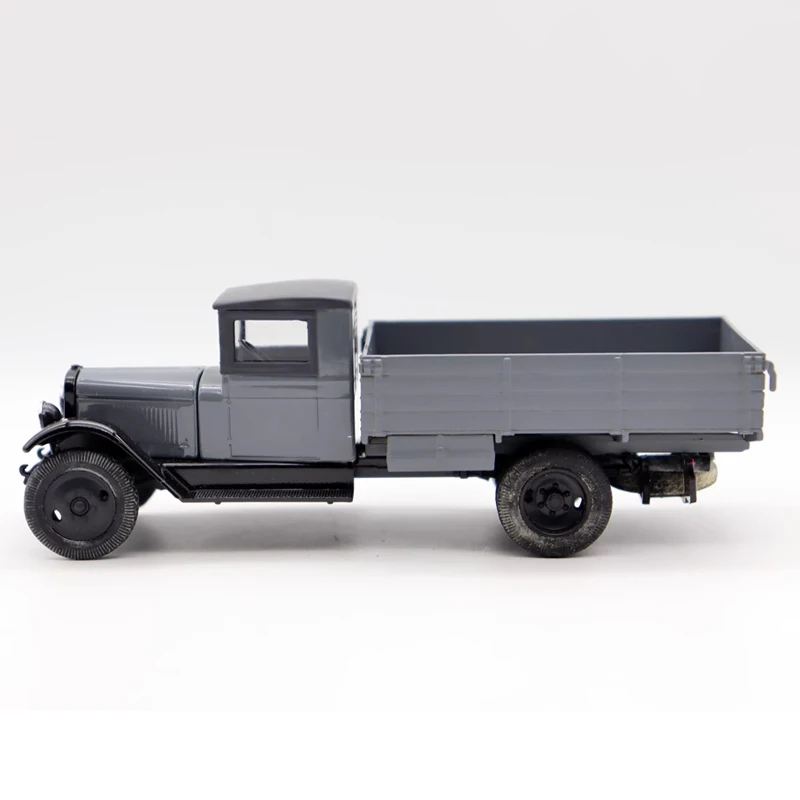 Vintage 1/43 Scale Cargo Truck Diecast Model 6 Vintage 1/43 Scale Cargo Truck Diecast Model - Image 6