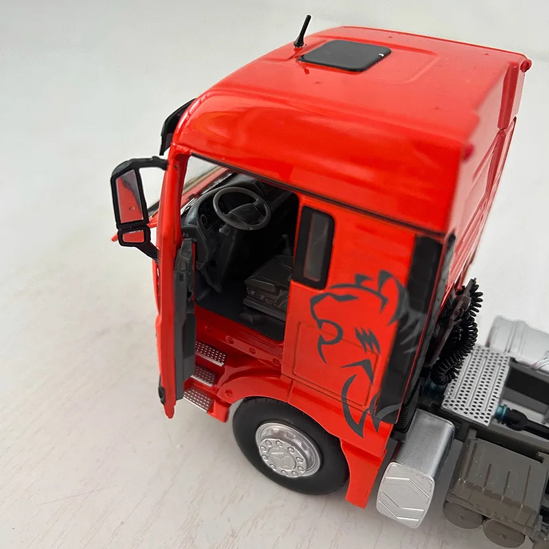 Vibrant Red SITRAK C7H Truck Model 1:36 Scale 4 Vibrant Red SITRAK C7H Truck Model 1:36 Scale - Image 4