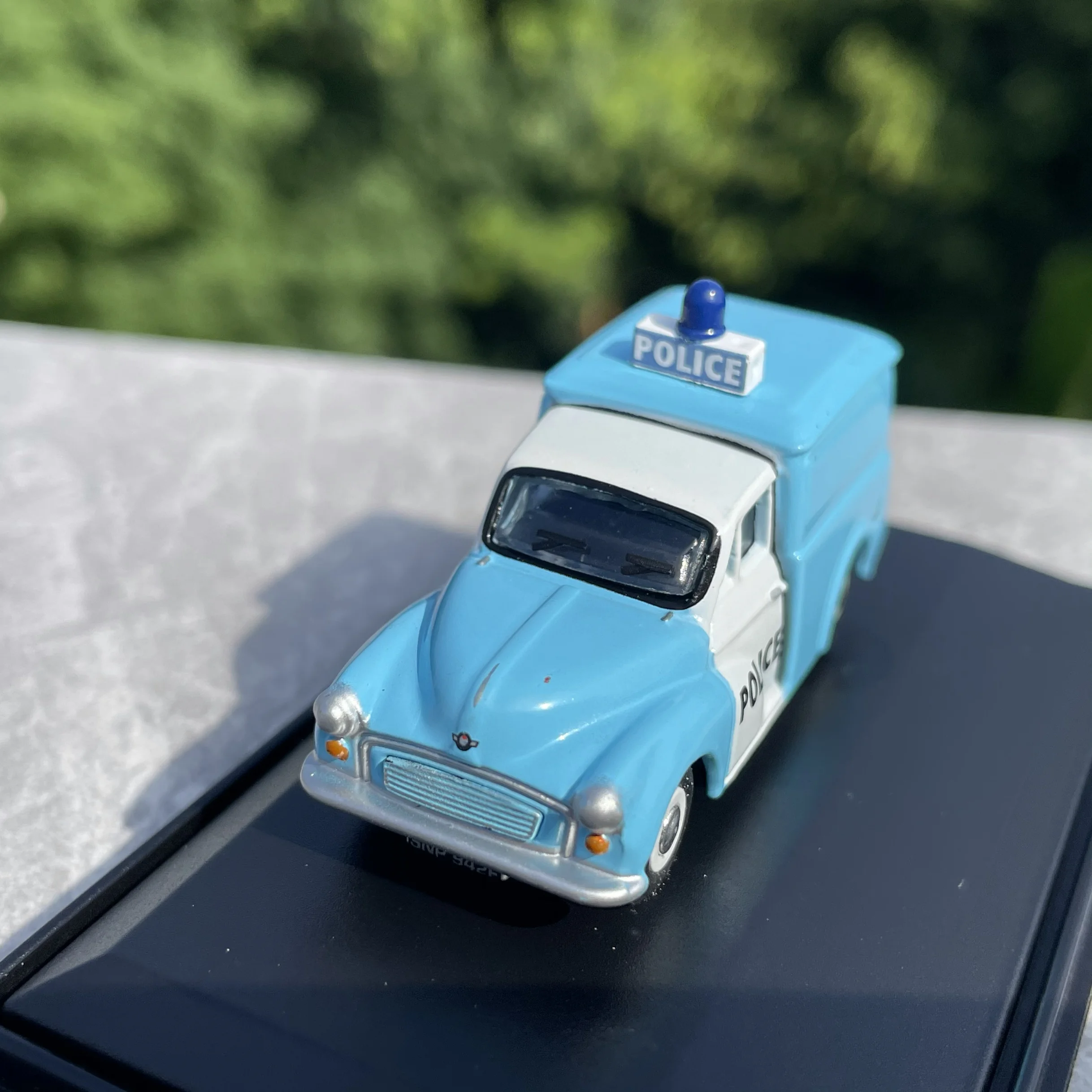 Vintage British Police Car Diecast Model 1:76 Scale 3 Vintage British Police Car Diecast Model 1:76 Scale - Image 3