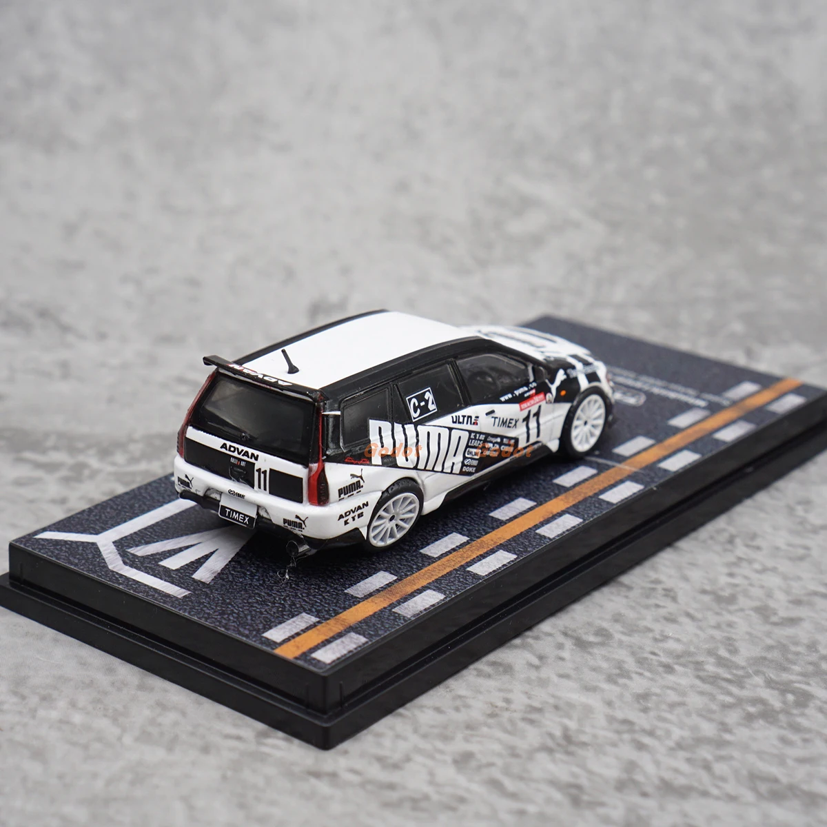 1:64 Mitsubishi EVO9 Station Wagon Diecast Model 5 1:64 Mitsubishi EVO9 Station Wagon Diecast Model - Image 5