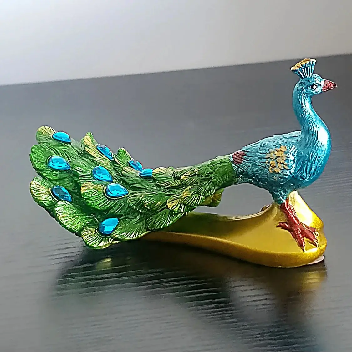 Elegant Peacock Resin Sculpture for Home Decor 4 Elegant Peacock Resin Sculpture for Home Decor - Image 4