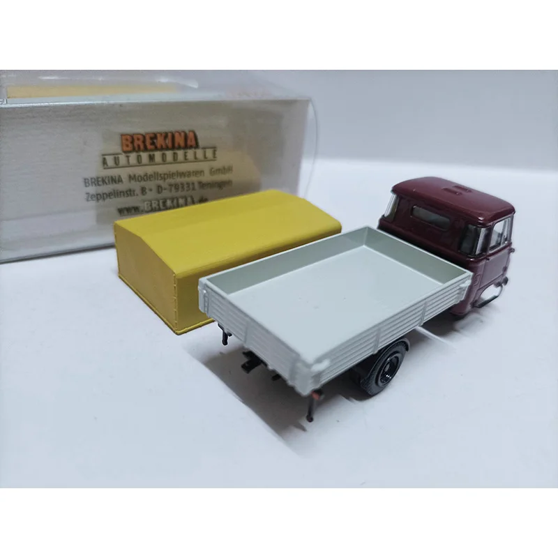 Brekina 1:87 Vintage Cargo Truck Model 4 Brekina 1:87 Vintage Cargo Truck Model - Image 4