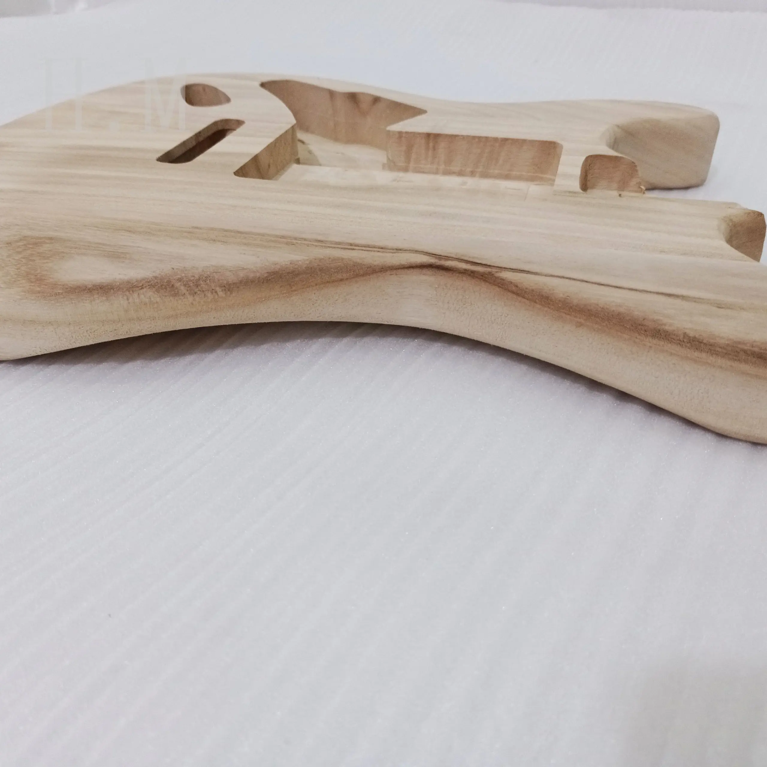 Maple Electric Guitar Body for Custom Builds 4 Maple Electric Guitar Body for Custom Builds - Image 4