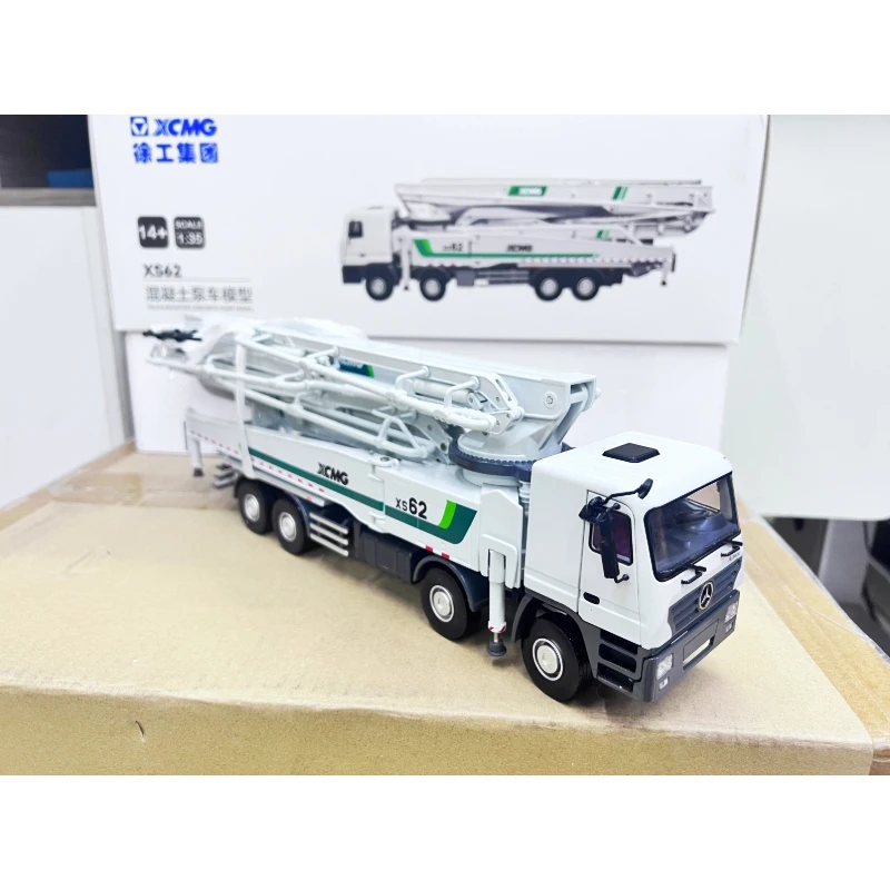 XCMG XS62 Concrete Pump Truck Model 1:35 Alloy Replica 2 XCMG XS62 Concrete Pump Truck Model 1:35 Alloy Replica - Image 2