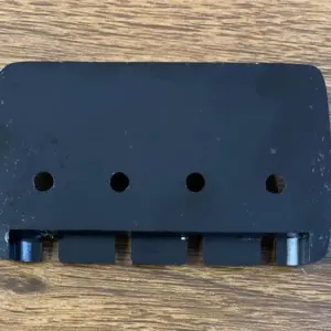 4-String Electric Bass Tailpiece with 19mm Spacing 10 S2488dfec472c4dc9a968ad813192faab5