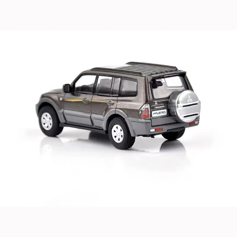 Mitsubishi Pajero 1/64 Diecast Model 4 Mitsubishi Pajero 1/64 Diecast Model - Image 4