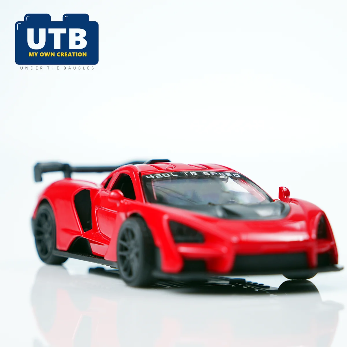 Red 1:43 Die-Cast Racing Car Model 3 Red 1:43 Die-Cast Racing Car Model - Image 3