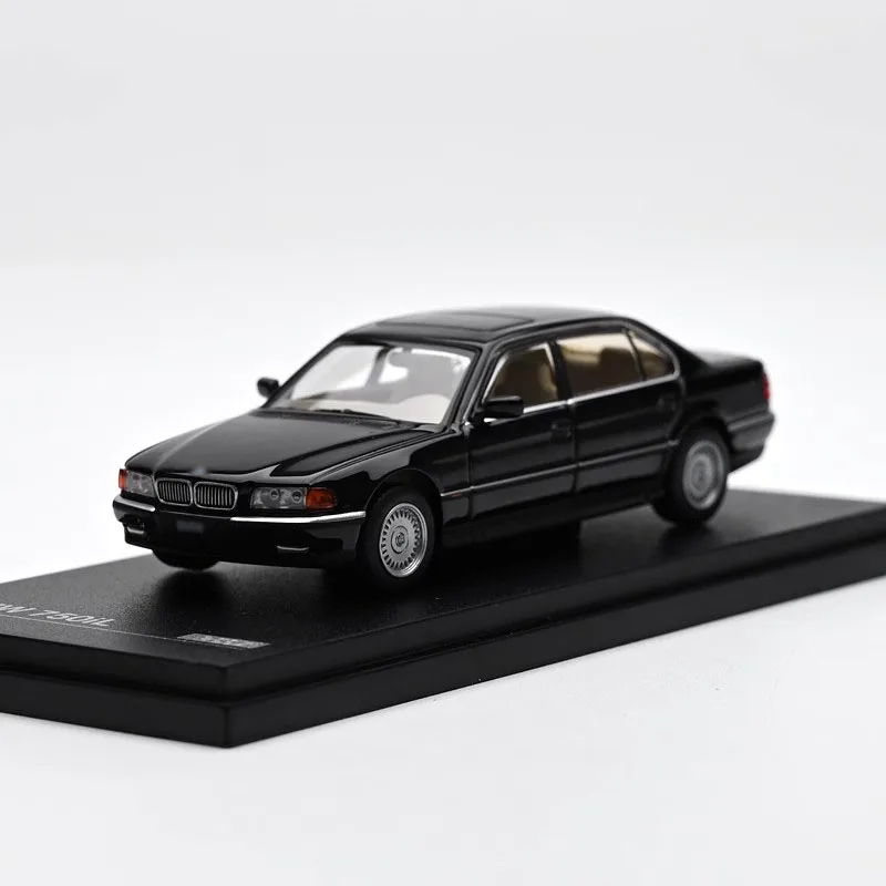 1:64 BMW 750iL Diecast Model 4 1:64 BMW 750iL Diecast Model - Image 4