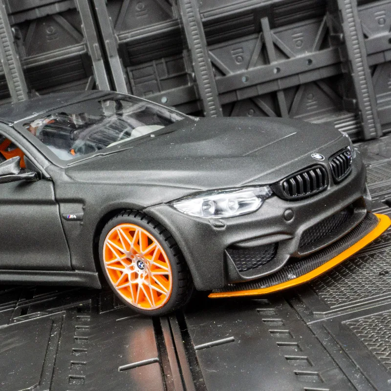 BMW M4 GTS 1:24 Scale Diecast Model 5 BMW M4 GTS 1:24 Scale Diecast Model - Image 5