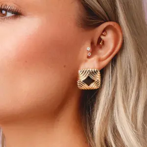 Elegant Gold-Tone Stainless Steel Earrings 10 S25c941b8a42044ca9d8958981b0b65078